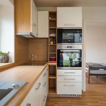 Vekose - S Terasou A Zahradou Apartmán Hradec Králové