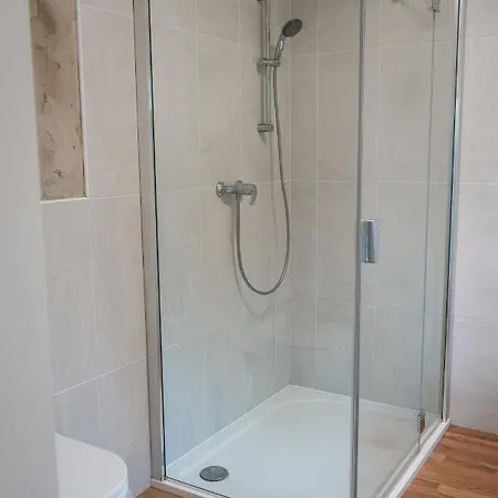 Apartmán Vekose - S Terasou A Zahradou Hradec Králové