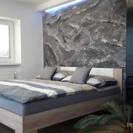Vekose - S Terasou A Zahradou Apartmán