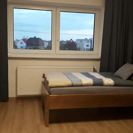 Apartmán Vekose - S Terasou A Zahradou Hradec Králové